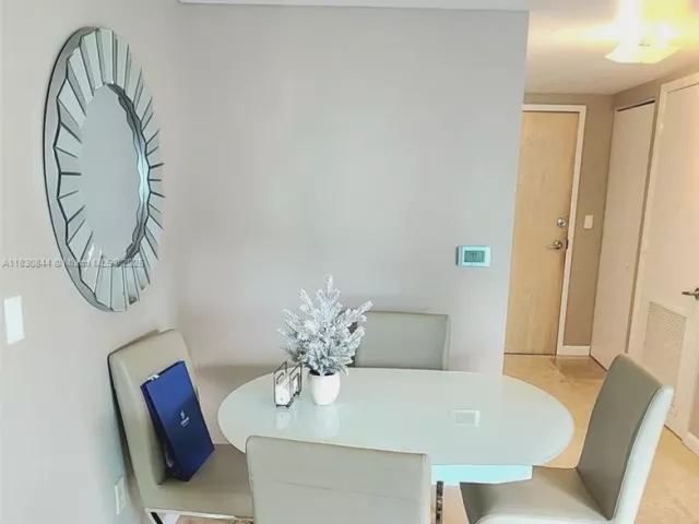 2-bedroom condo for sale in Miami - 350 S Miami Ave 3214 - MondialRealty