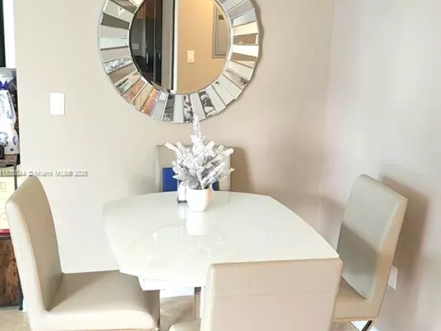 2-bedroom condo for sale in Miami - 350 S Miami Ave 3214 - MondialRealty