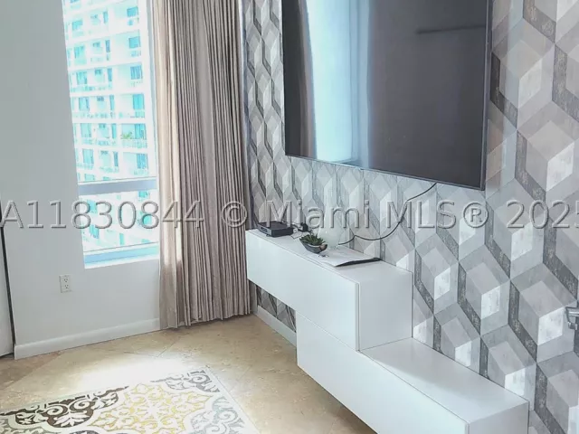 2-bedroom condo for sale in Miami - 350 S Miami Ave 3214 - MondialRealty