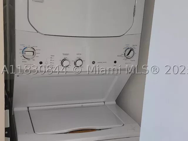 2-bedroom condo for sale in Miami - 350 S Miami Ave 3214 - MondialRealty