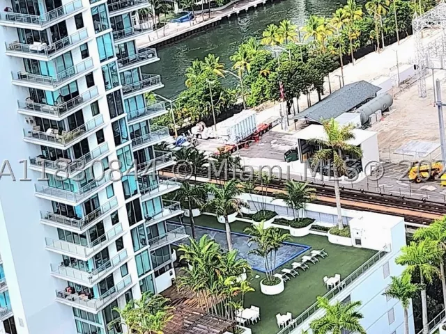 2-bedroom condo for sale in Miami - 350 S Miami Ave 3214 - MondialRealty