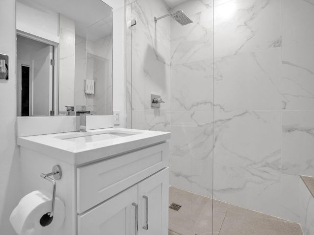 Home for sale at 5421 N 36th Ct - photo 6223994