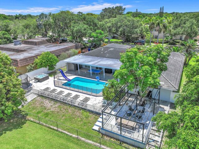 Home for sale at 5421 N 36th Ct - photo 6224002