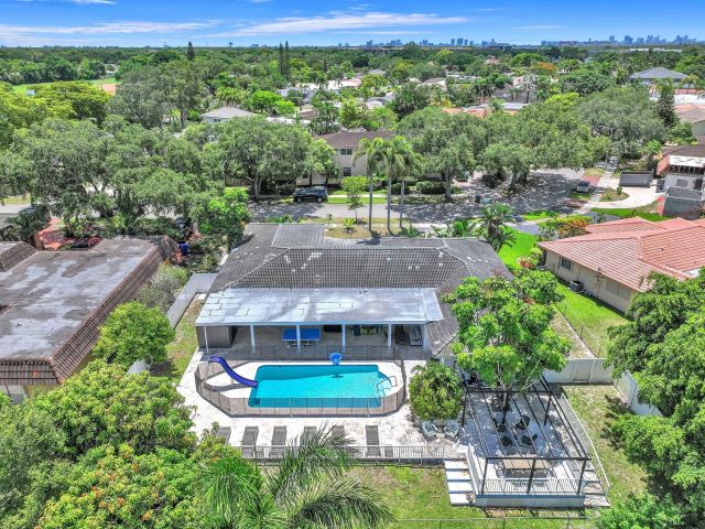 Home for sale at 5421 N 36th Ct - photo 6224003