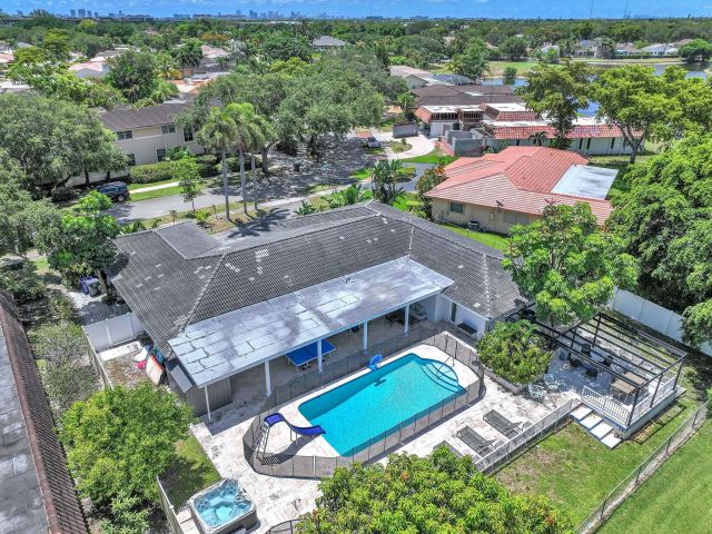 Home for sale at 5421 N 36th Ct - photo 6224004