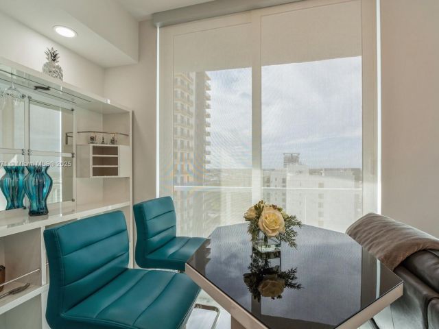 Apartment for rent  Unit #1602 - photo 7440373