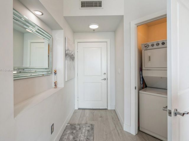 Apartment for rent  Unit #1602 - photo 7440376