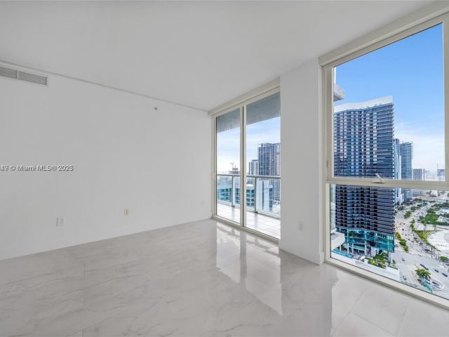 Apartment for rent  Unit #3704 - photo 6238989