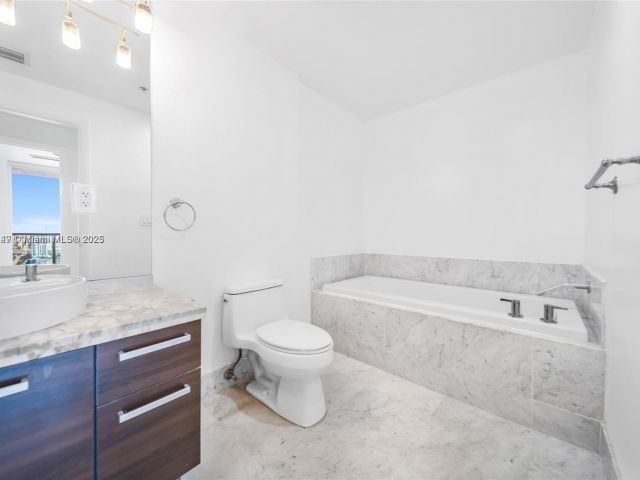 Apartment for rent  Unit #3704 - photo 6238992