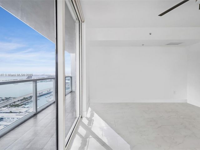 Apartment for rent  Unit #3704 - photo 6238994