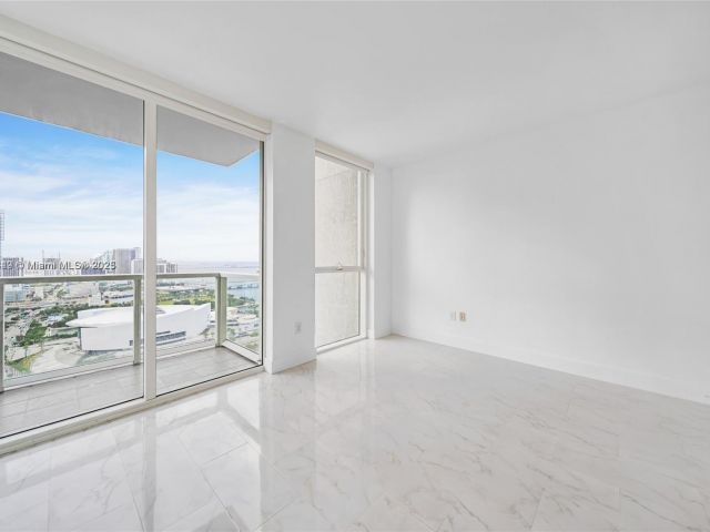 Apartment for rent  Unit #3704 - photo 6238997