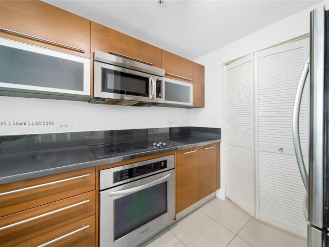 Apartment for rent  Unit #3704 - photo 6238999