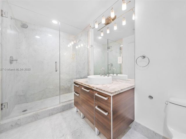 Apartment for sale  Unit #3704 - photo 6258365