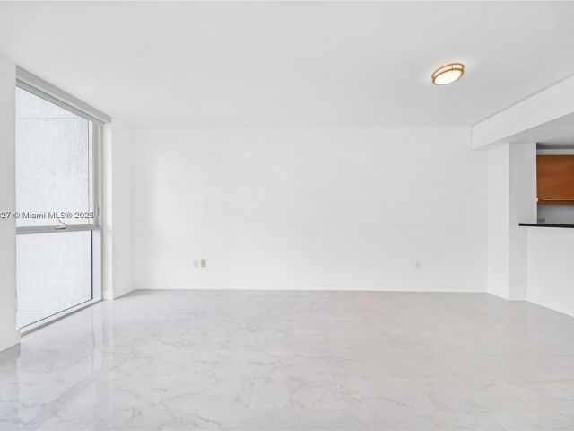 Apartment for sale  Unit #3704 - photo 6258376