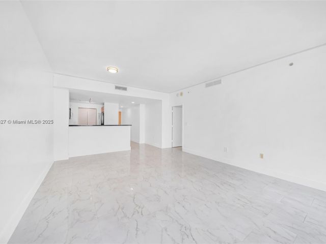 Apartment for sale  Unit #3704 - photo 6258379