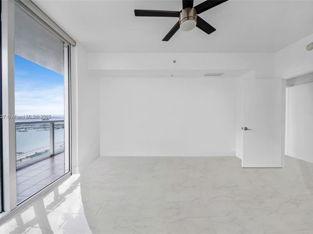 Apartment for sale  Unit #3704 - photo 6258381