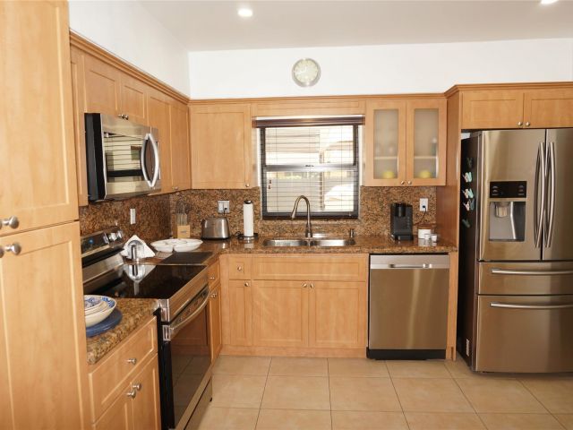 Home for sale at 9220 SW 56th St - photo 6225108