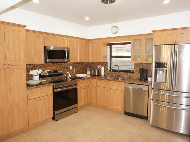 Home for sale at 9220 SW 56th St - photo 6225109
