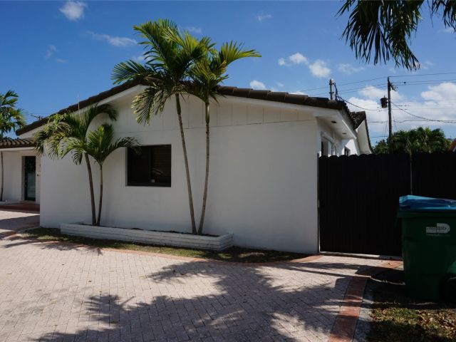 Home for sale at 9220 SW 56th St - photo 6225116