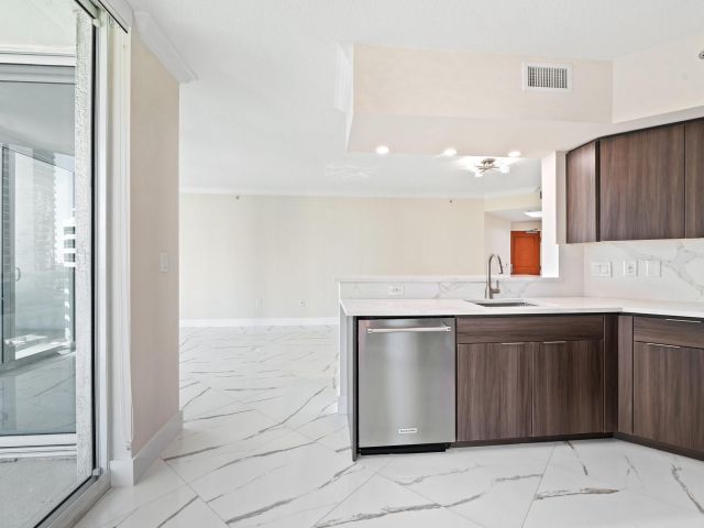 Apartment for rent  Unit #1509 - photo 6224960