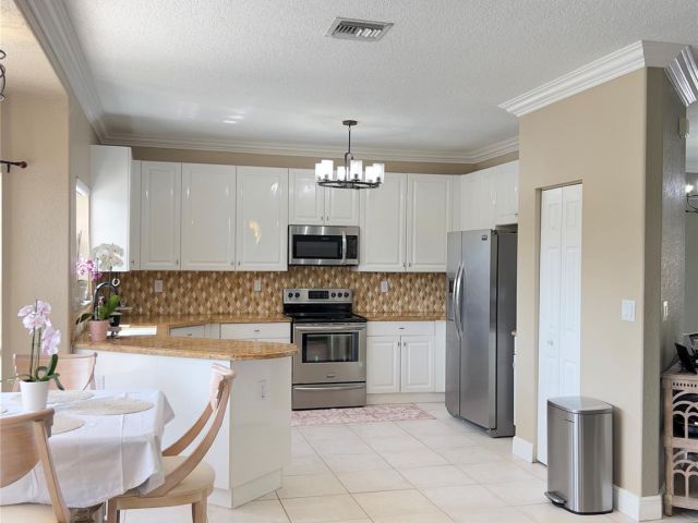 Home for sale at 1423 SW 158th Ave - photo 6235203