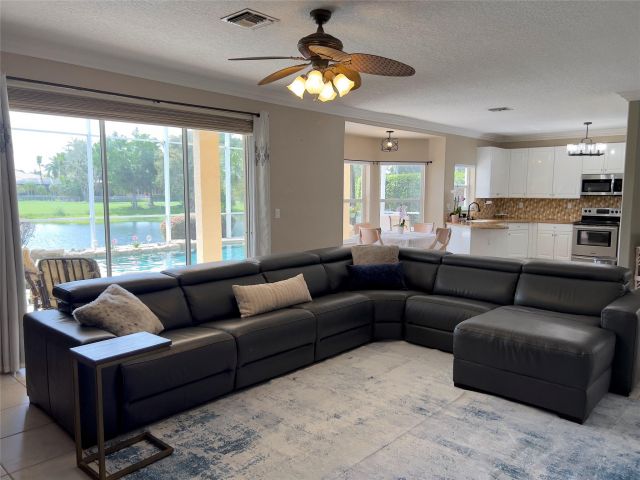 Home for sale at 1423 SW 158th Ave - photo 6235204