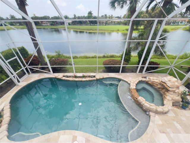 Home for sale at 1423 SW 158th Ave - photo 6235210