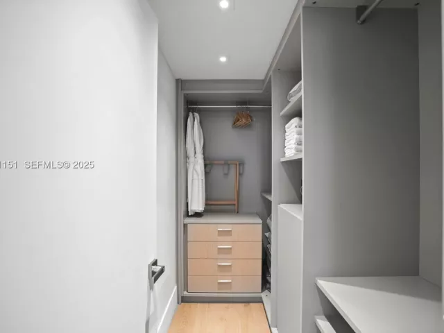 2-bedroom condo for sale in Miami Beach - 2301 Collins Ave 407 - MondialRealty
