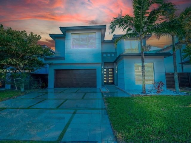 Home for rent at 15976 SW 136th Ter 15976 - photo 6226370