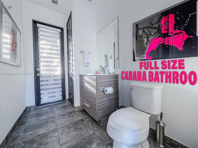 Home for rent at 15976 SW 136th Ter 15976 - photo 6226374