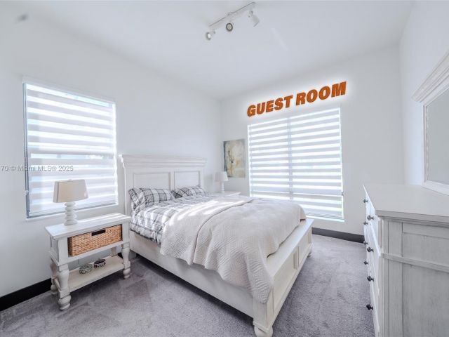 Home for rent at 15976 SW 136th Ter 15976 - photo 6226375