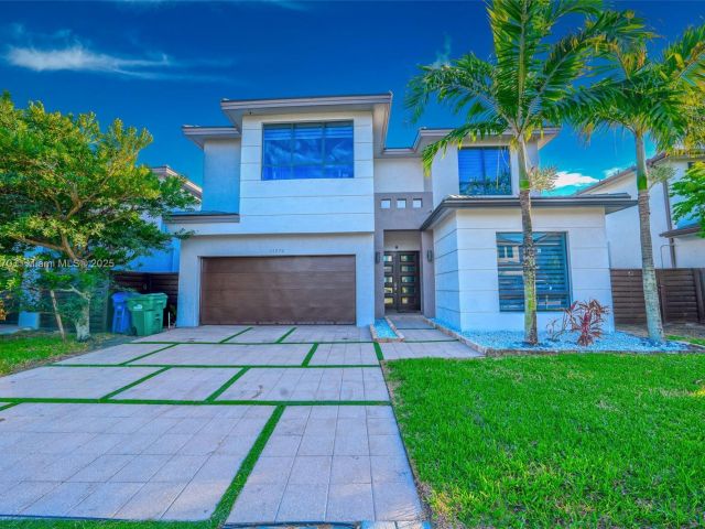 Home for rent at 15976 SW 136th Ter 15976 - photo 6226380