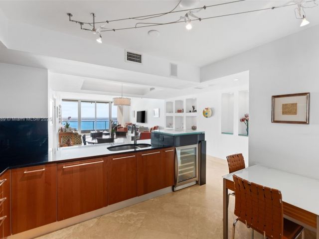 Apartment for sale  Unit #2807 - photo 6270147