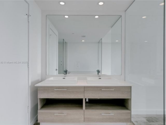 Apartment for sale  Unit #802 - photo 6709021