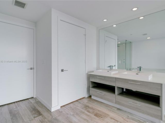 Apartment for sale  Unit #802 - photo 6709023