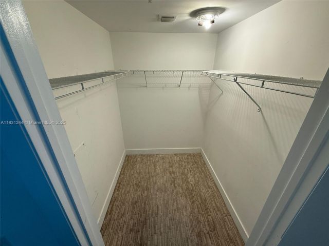 2-bedroom condo for rent in Miami - 244 Biscayne Blvd 908 - MondialRealty