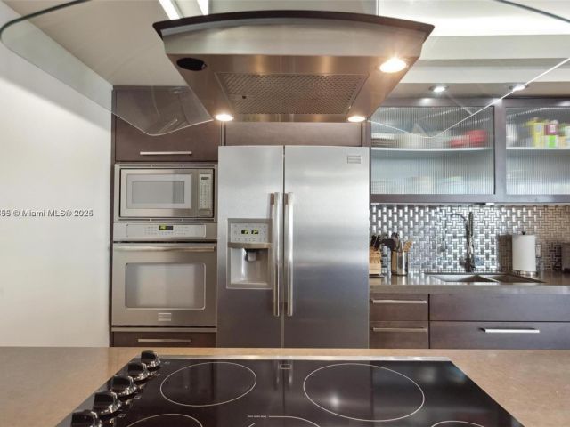 Apartment for rent  Unit #1810 - photo 6230208