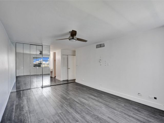 Apartment for sale  Unit #1401 - photo 6239642