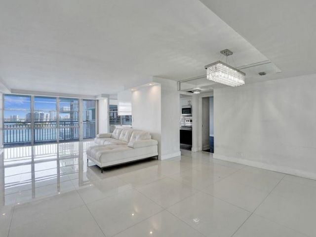 Apartment for sale  Unit #1401 - photo 6239652