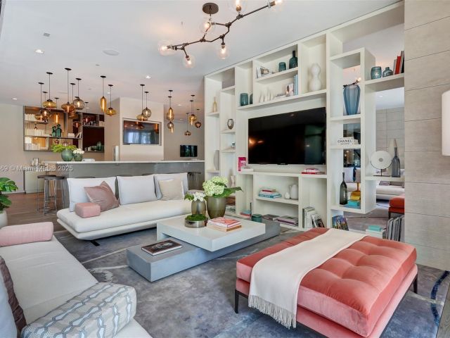 Apartment for sale  Unit #705 - photo 6229223