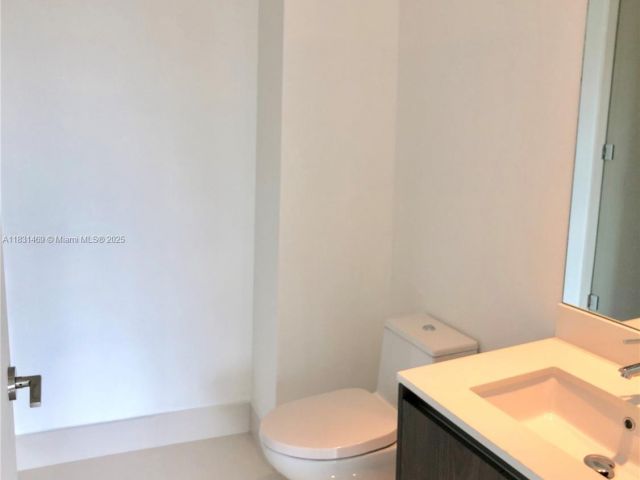 Apartment for sale  Unit #705 - photo 6229230