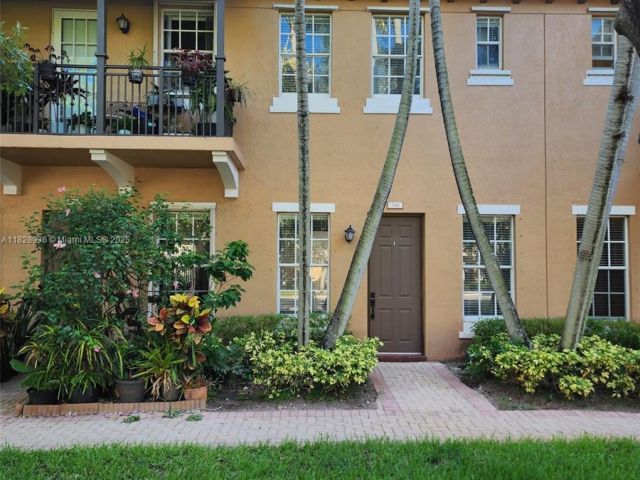 Home for sale at 706 SW 147th Ave - photo 6228697