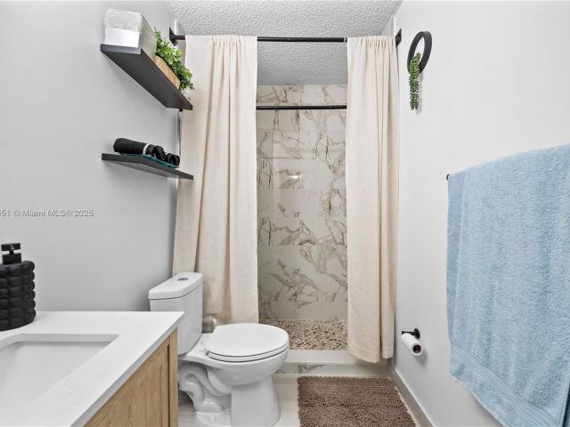 Home for rent at 600 NW 99th St A - photo 6233100