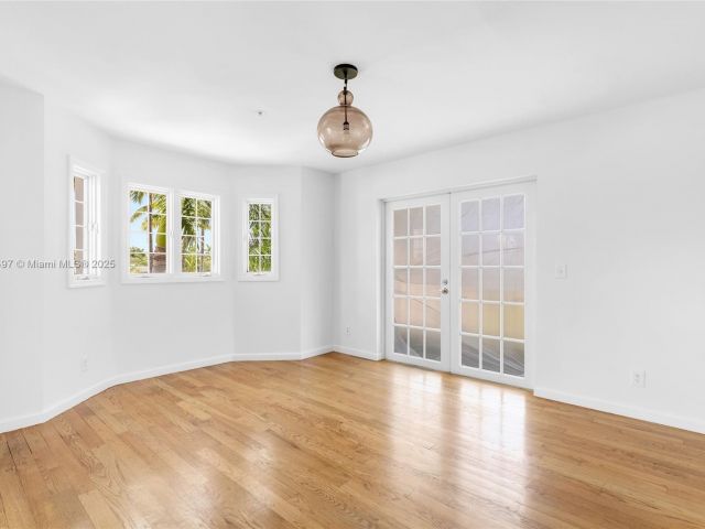 Home for rent at 1415 Sunset Harbour Dr 406 - photo 6242336