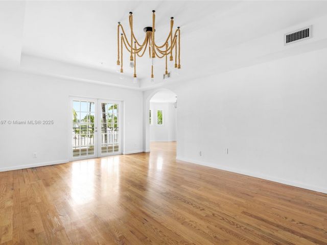 Home for rent at 1415 Sunset Harbour Dr 406 - photo 6242337