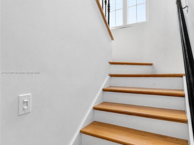 Home for rent at 1415 Sunset Harbour Dr 406 - photo 6242342