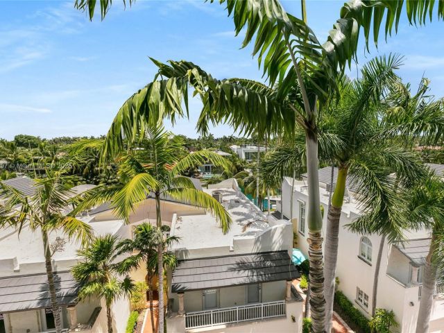 Home for rent at 1415 Sunset Harbour Dr 406 - photo 6242346