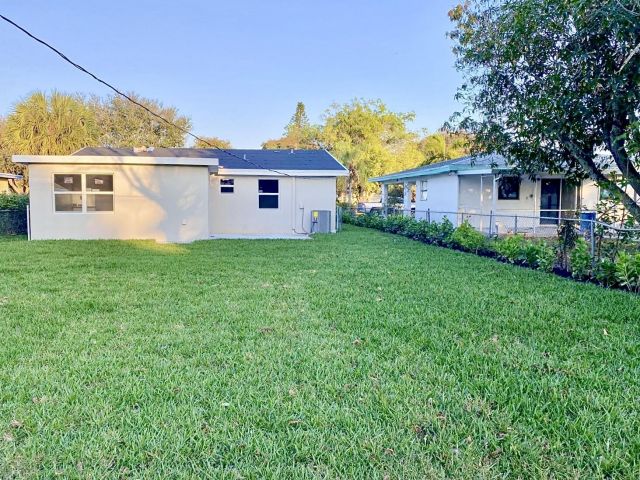 Home for sale at 118 SW 9th Avenue - photo 6253124