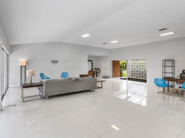 Home for sale at 900 Marble Way - photo 6230085