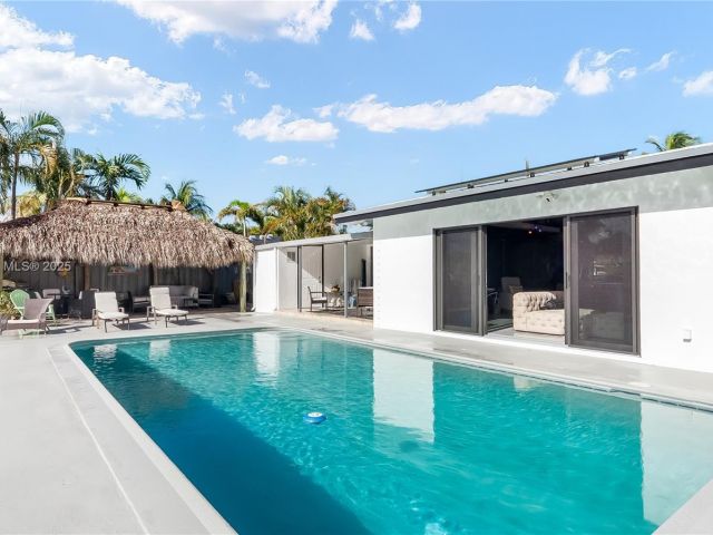 Home for sale at 380 SE 1st Ter - photo 6248593